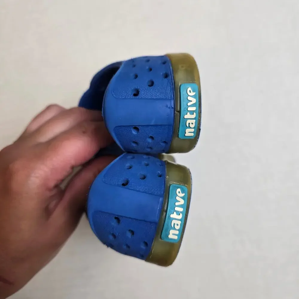 Native Jefferson Glow Blue Shoes Size C6 Slip On Water Shoes